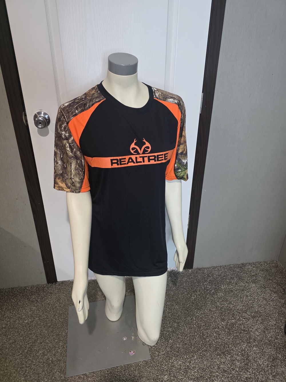 Realtree Black & Orange Short Sleeve Camo-Accent Performance Tee